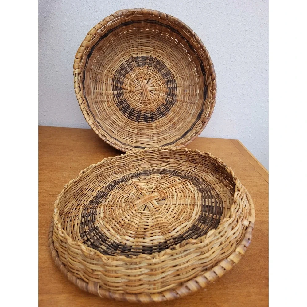 Vintage Handmade Two-tone Lidded‎ Wicker Rattan Basket w/ Handle 3.5